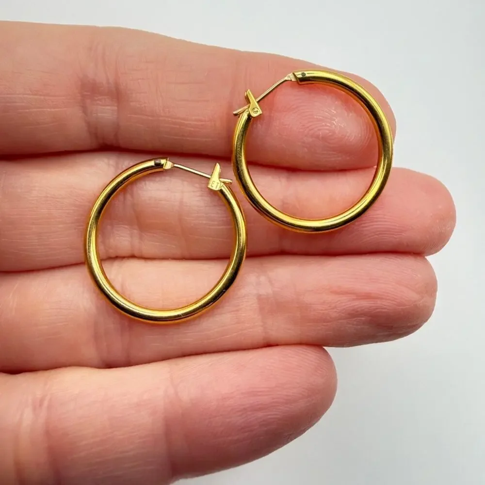 LOT Of 3 Pairs MONET Hoop Gold Tone Earrings Sizes 7/8"- 1" - 1 9/16" - Picture 4 of 4